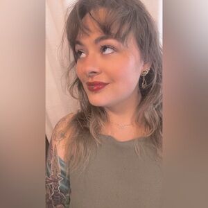 Meet your Posher, Sierra